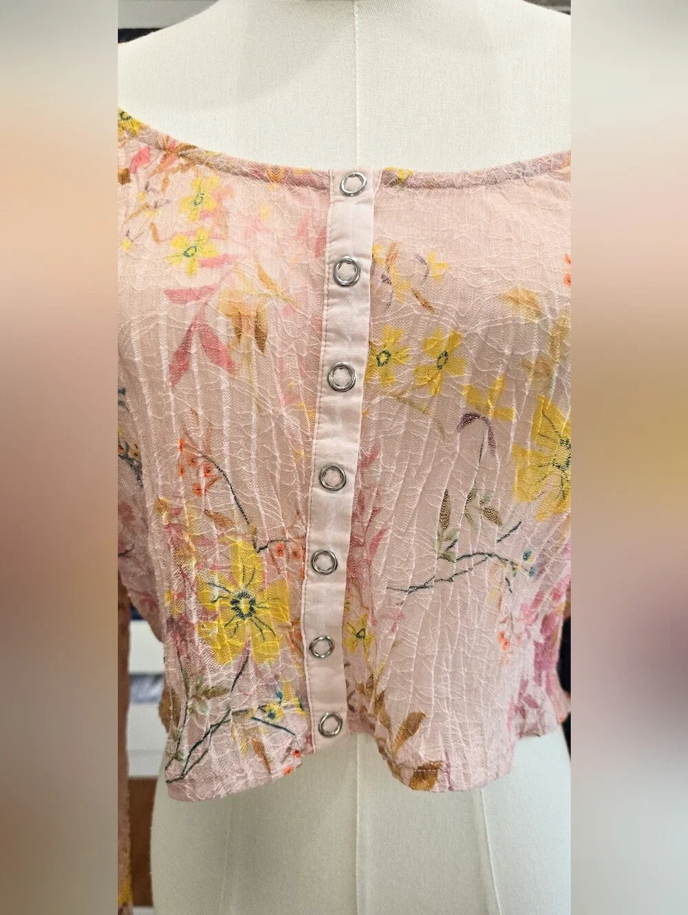 Free People- We The Free Pink Floral Ribbed Button-Front Crop Top Large Petite